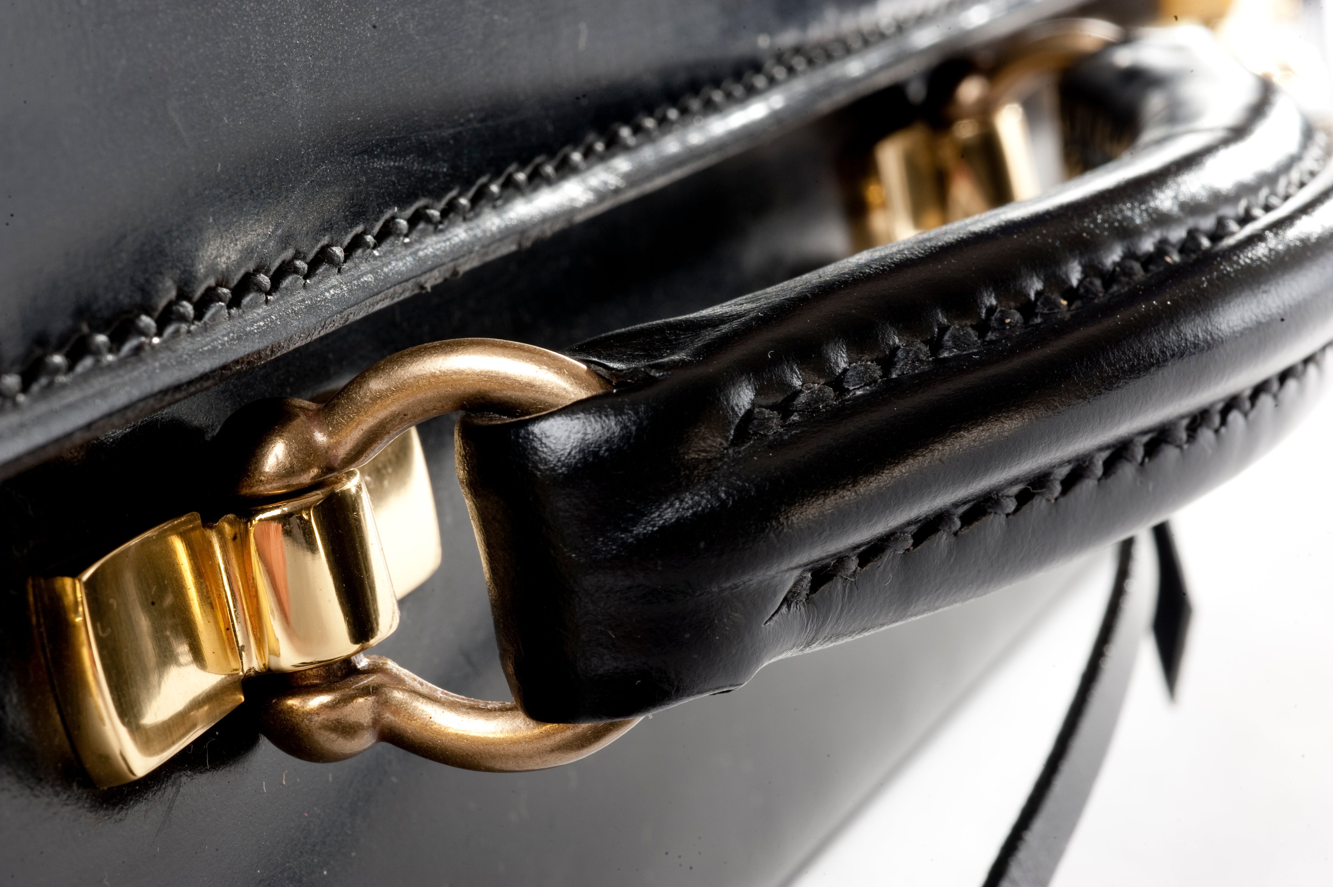 Lid-Over Attaché Case