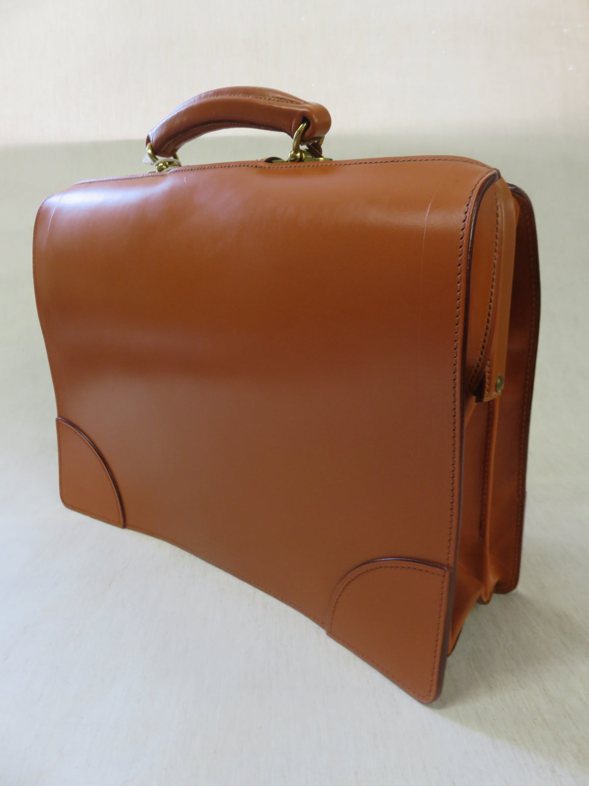 Frametop Briefcase: Elevate Your Everyday Professional Style - Rutherfords