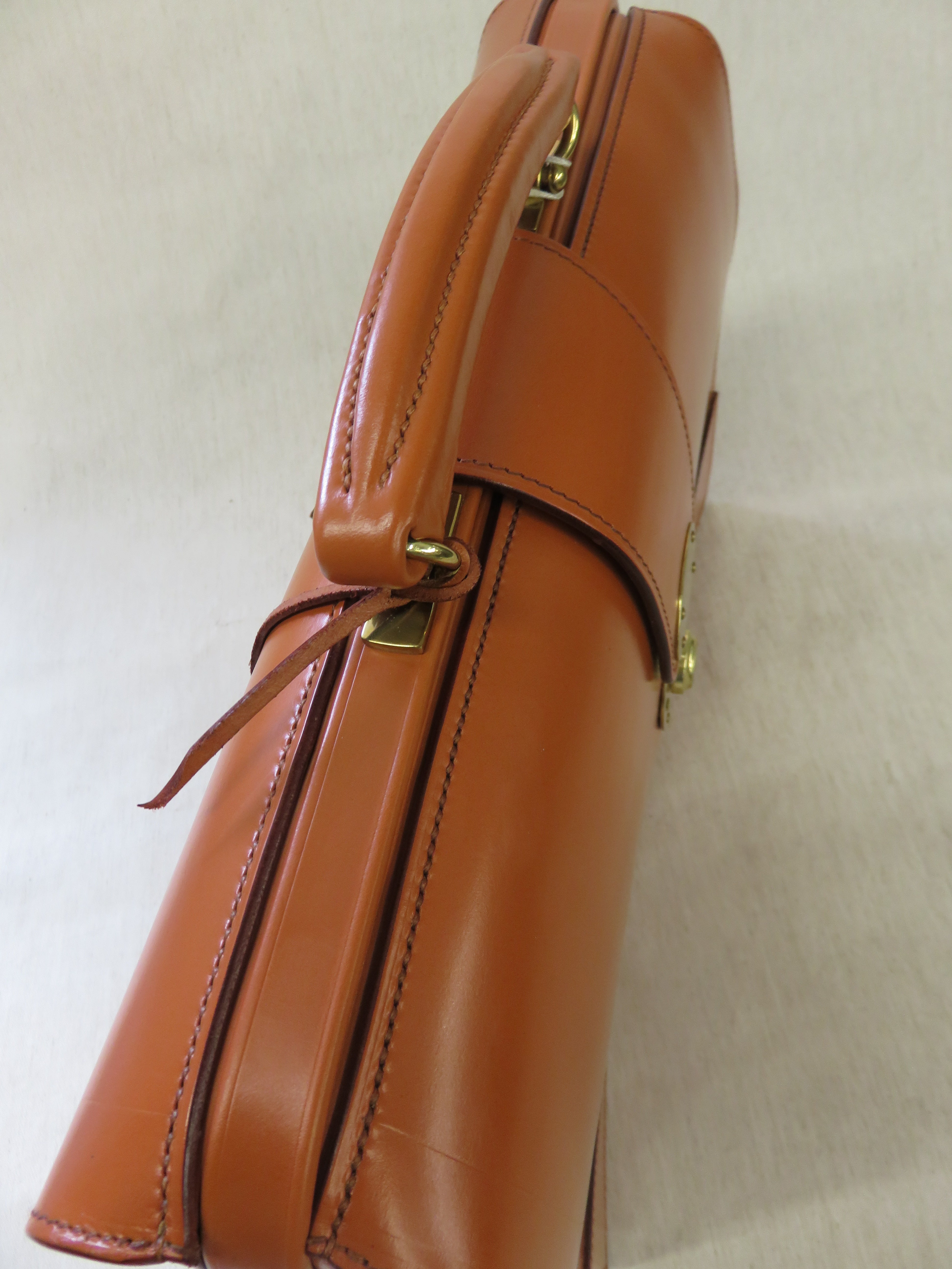 Frametop Briefcase: Elevate Your Everyday Professional Style - Rutherfords