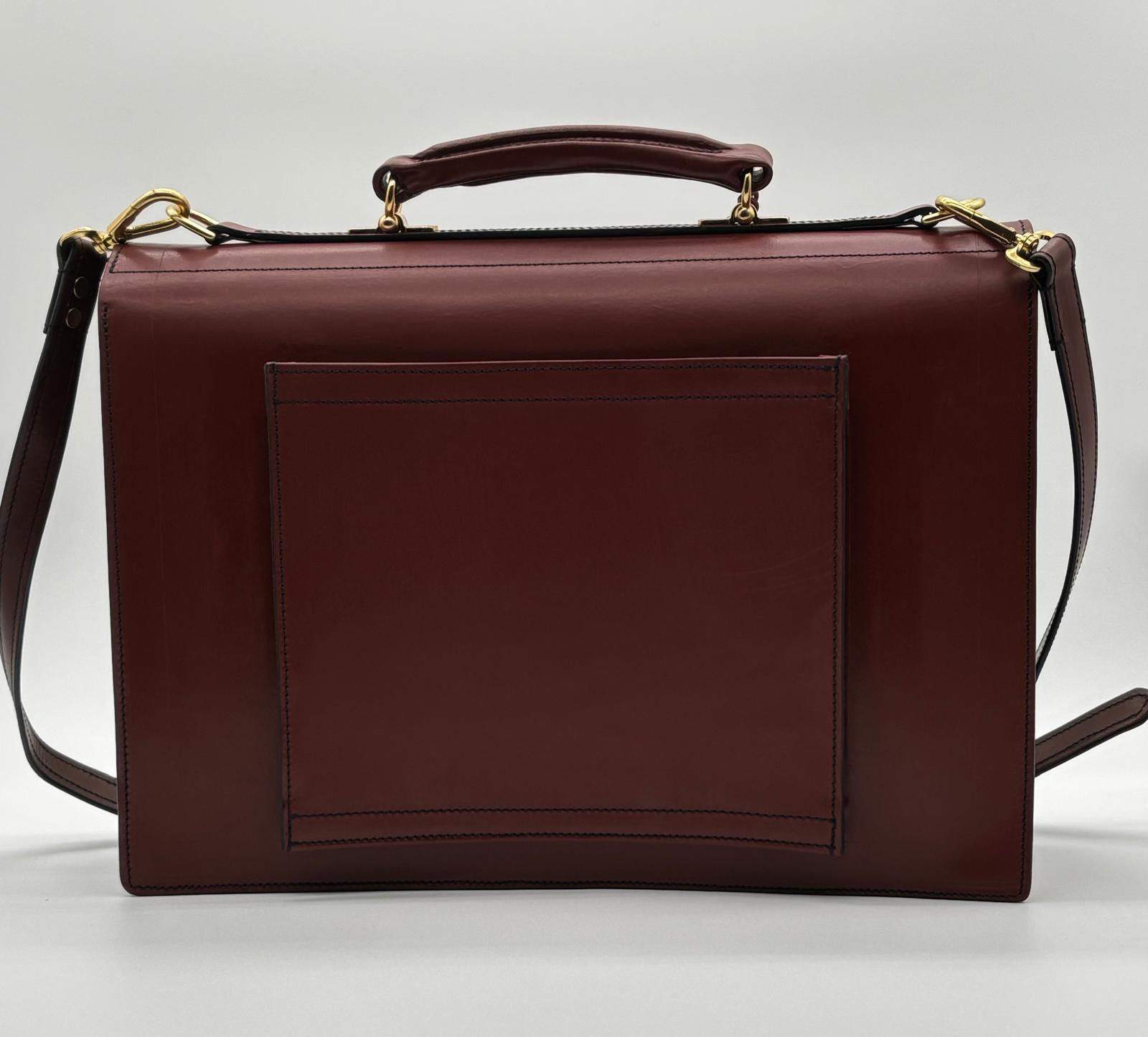 Stylish Leather Briefcase - Upgrade Your Professional Image Effortlessly - Rutherfords