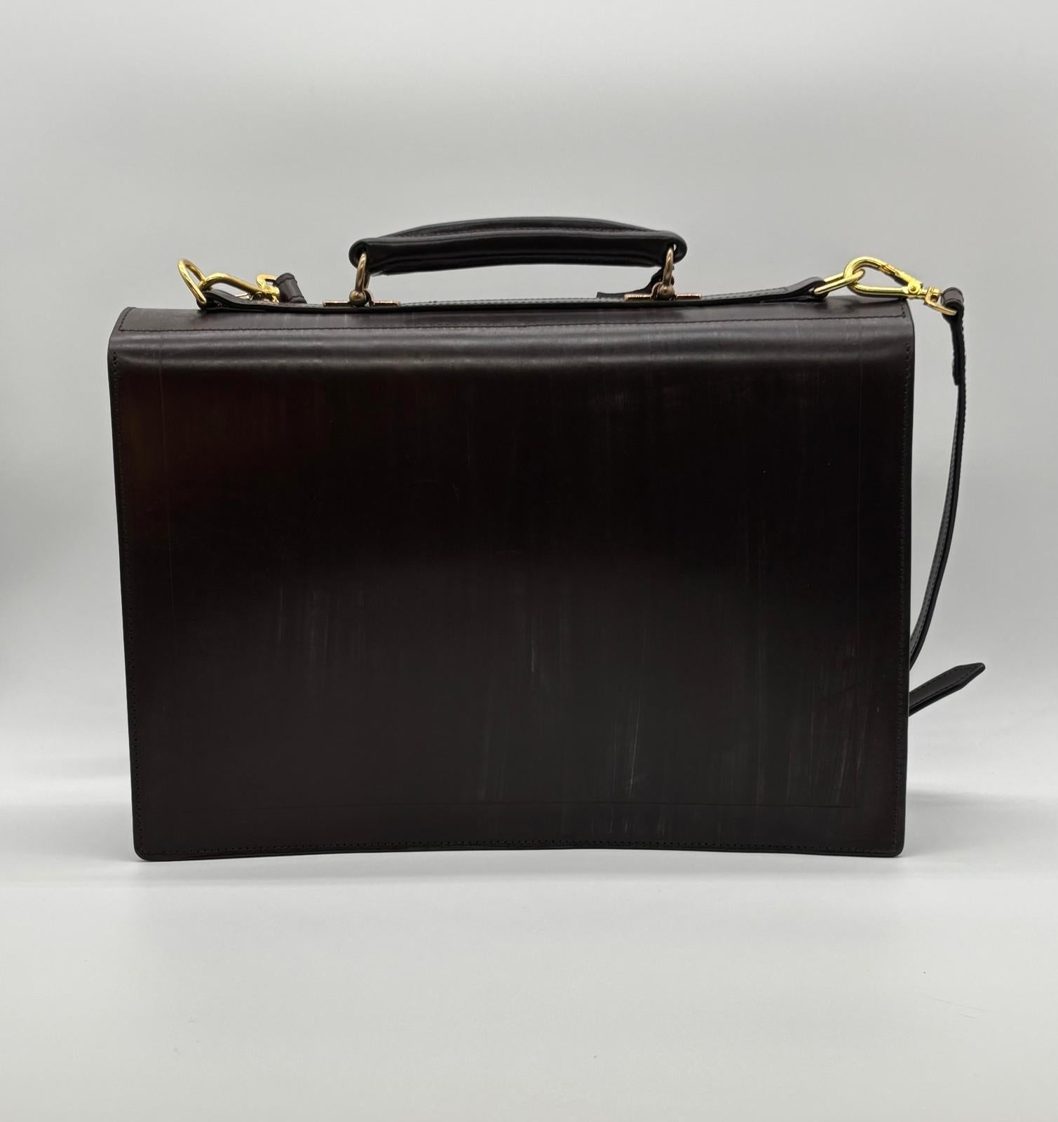 Stylish Leather Briefcase - Upgrade Your Professional Image Effortlessly - Rutherfords