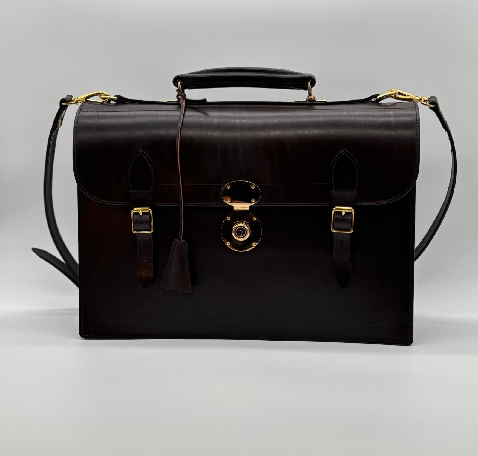 Stylish Leather Briefcase - Upgrade Your Professional Image Effortlessly - Rutherfords